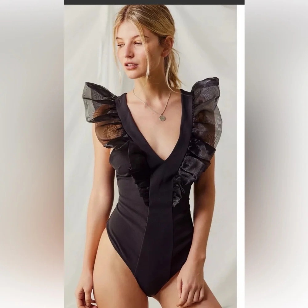 Free People Paper Planes Bodysuit in Black. Size M. - Picture 1 of 14
